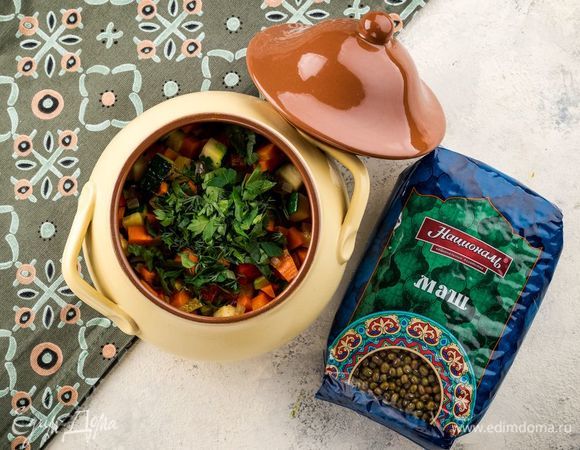 Зелень измельчите и посыпьте готовое блюдо. Приятного аппетита! 