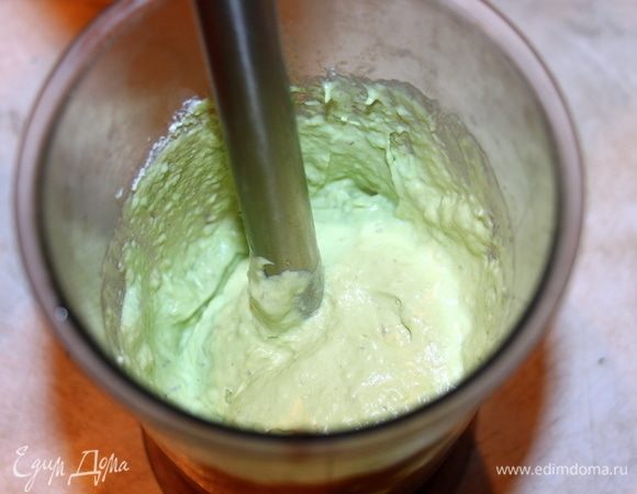 Пробить блендером в однородную массу.