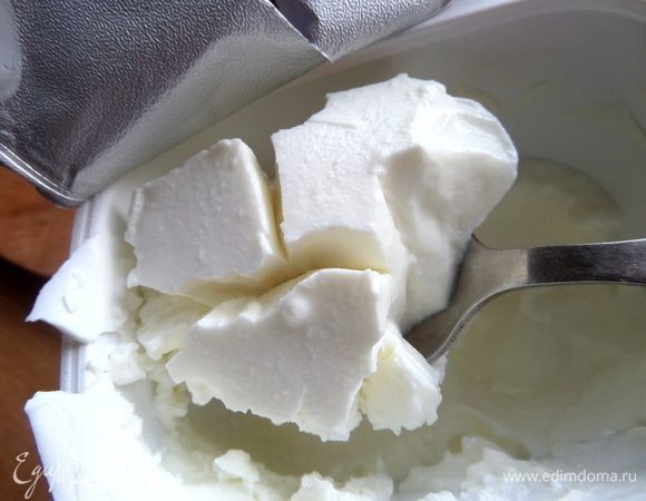 Для начинки можно взять сливочный сыр типа «филадельфии», но я брала более диетический греческий йогурт.