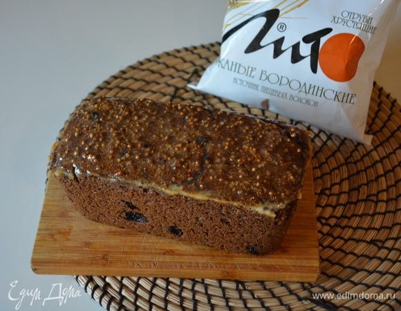 Вынуть хлеб из формы и смазать киселем пока горячий. Это придаст блеск хлебу на длительный срок.