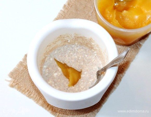 Добавить мед, масло и творог, перемешать.
