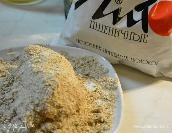 И обвалять в панировке из пшеничных отрубей ТМ «Лито».