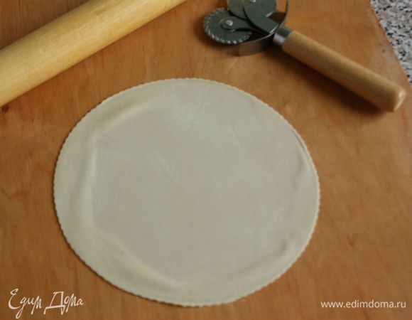 Примерно так он должен выглядеть. Диаметр может быть 15-20 см.