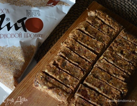 Достать форму из морозильной камеры, вынуть и нарезать в произвольной форме. 