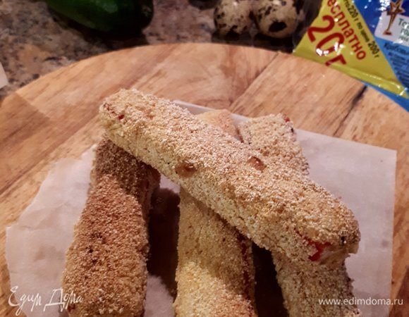 Получаются вот такие хрустящие палочки, можно использовать как самостоятельное блюдо в виде закуски.