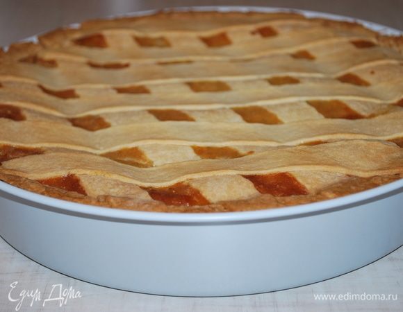 Пастьера готова. Надо оставить пирог для настаивания хотя бы на сутки, чтобы все ароматы в нем распределились и полностью раскрылись.