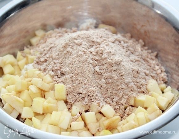 Измельченные отруби добавить к остальным ингредиентам.