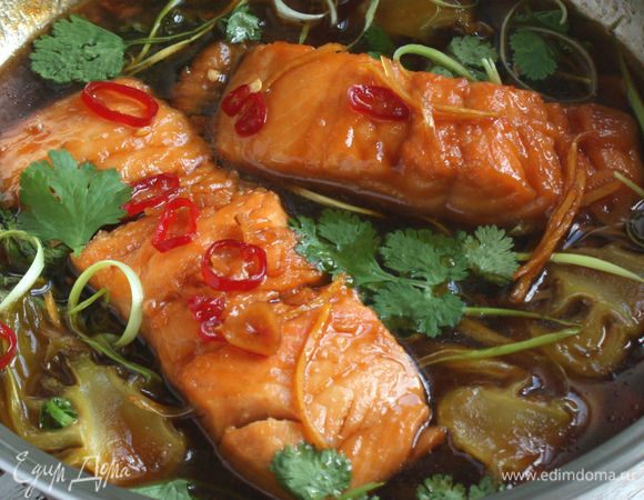 Подавать с теплым рисом, поливая его щедро соусом. Приятного аппетита!