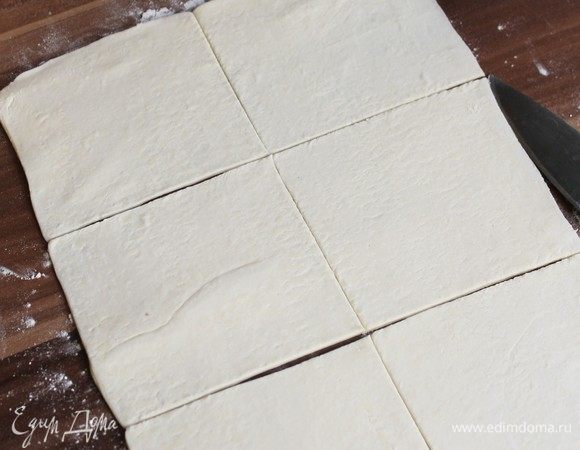 Разрезать на ровные квадраты, примерно 10x10 см.