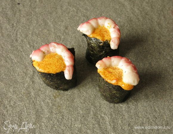 Подаем горячими, креветки из сурими не только как декор получились, они смягчили остроту. Приятного аппетита!
