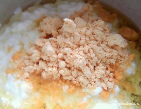 Добавить яйца или в качестве замены яичный порошок: 1 ст. л.=1 яйцо.