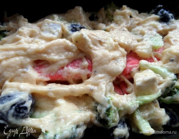 Закрыть остатками теста.