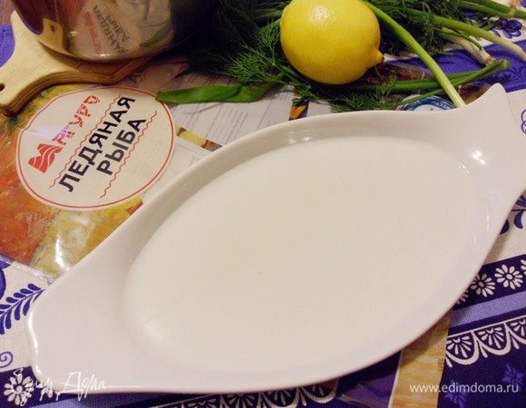 В форму налить очень тонкий слой смеси и охладить в холодильнике до застывания.