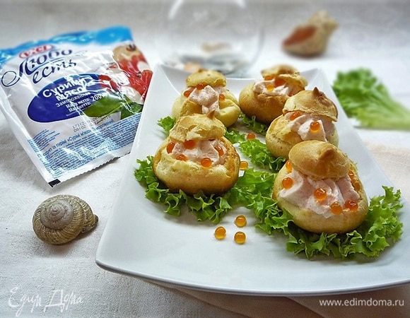 Выкладываем на листья салата и подаем на стол. Приятного аппетита!