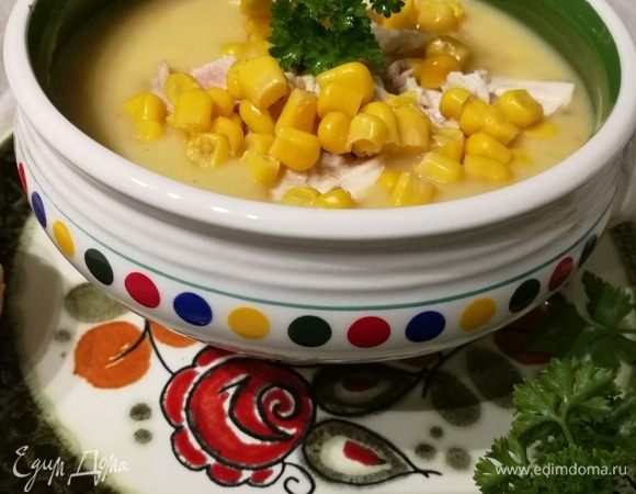 Добавить мясо в суп, прогреть и подавать, добавив рубленную зелень. 