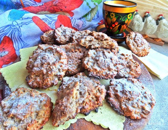 Остывшее посыпать пудрой.