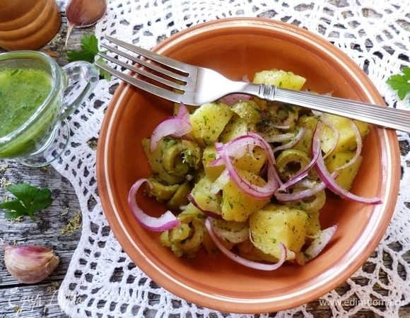 Угощайтесь! Салат очень вкусный! В теплом виде это замечательный гарнир к мясу или рыбе. Но и как салат он очень хорош.