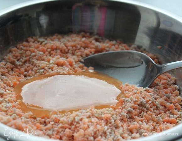 Добавить мед.