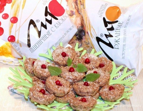 Выпекать печенье в разогретой до 190°C духовке около 20 минут до румяного цвета.
