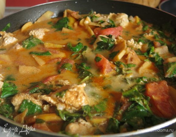 При желании, солим, протушиваем. Блюдо получается острым, сочным, с большим количеством соуса. Приятного аппетита!