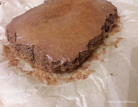 Выпекать в заранее разогретой до 170°С духовке около 30 минут. Охладить полностью. 