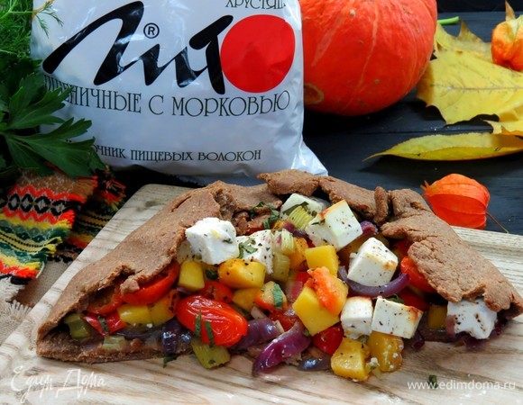 Даем галете чуть-чуть остыть и подаем теплой. 