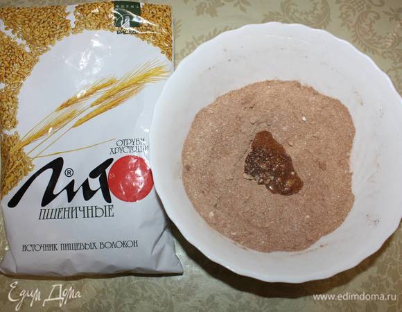 Вводим варенье (только сироп). 