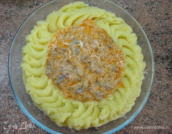 Затем — тушеную курицу.