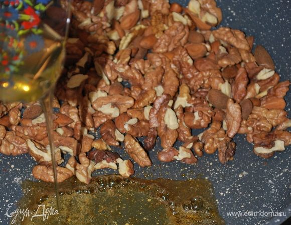 Выливаем мед.