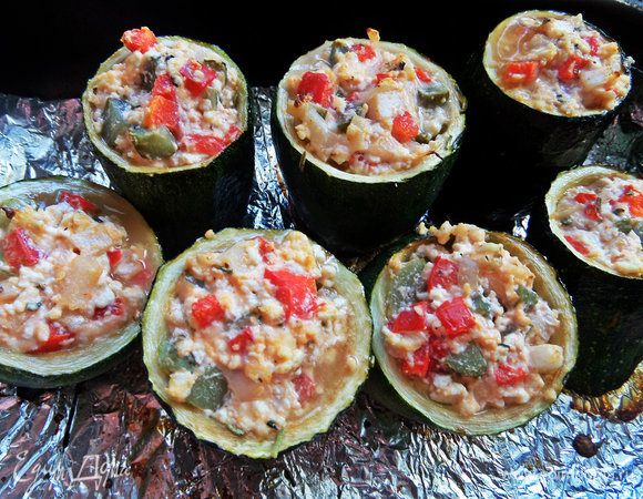 Запекать снова примерно тоже 10 минут. В оригинале с начинкой не запекались.