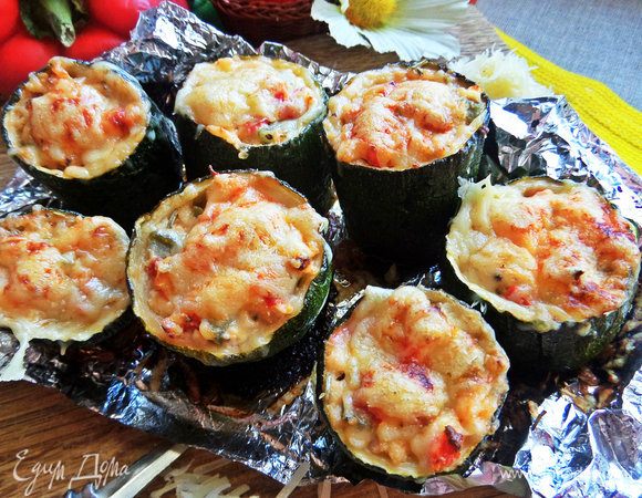 Переносим прямо в фольге на стол.