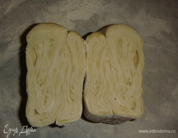 В итоге у нас получается вот такое слоеное тесто.