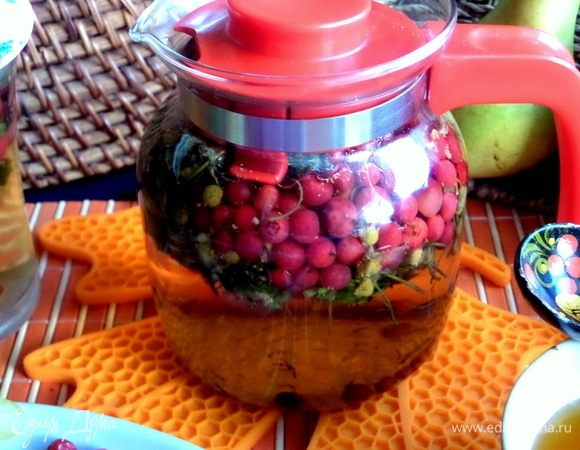 Здесь чай ещt не отдал свой цвет.