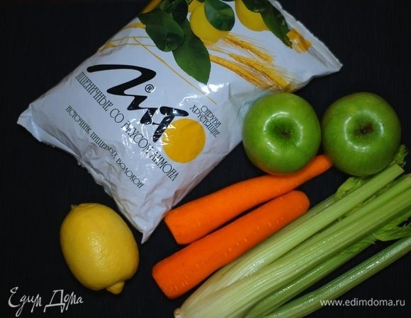 Подготовка для этого салата минимальная — нужно только вымыть фрукты и овощи.