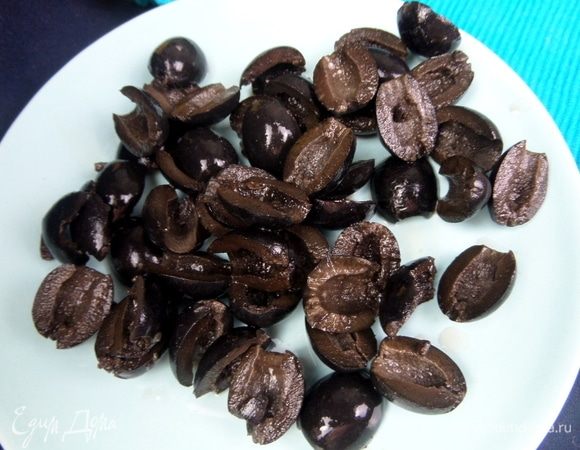 Разрезать пополам для удобства.