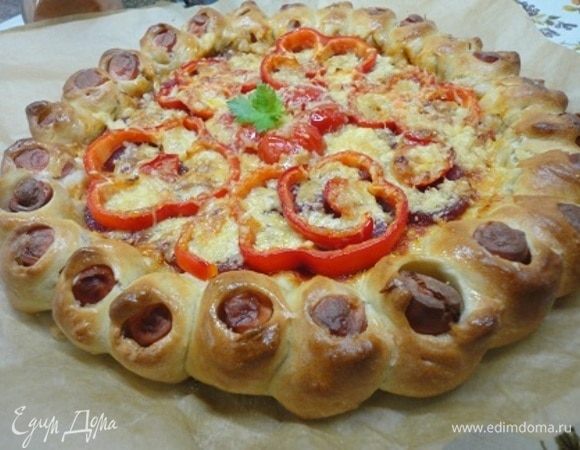 Вот такая получилась остренькая, с вывертами пицца.