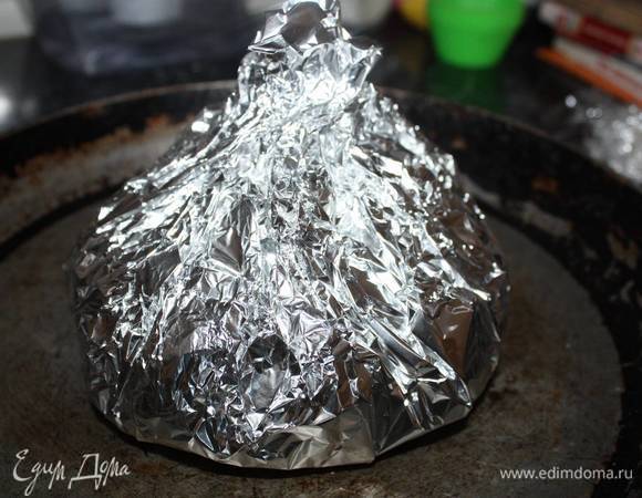 Отправляем в духовку (200°С–220°С) на 30–35 минут.