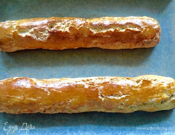 Колбаски испеклись, выключаем духовку, открываем дверцу и даем ей возможность поскорее остыть, когда она сбросит сильный градус, снова ее включаем уже на 160°С.