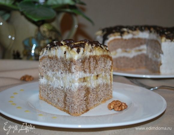 Сверху десерт я полила карамельным соусом. Приятного аппетита.