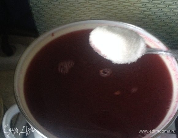 Мед и сахар. Дать настояться, остудить.