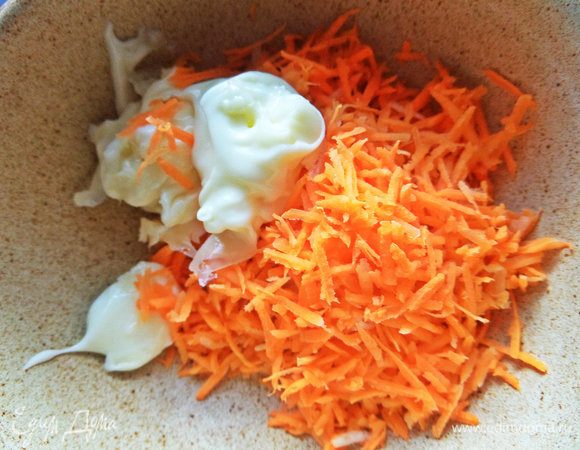 Добавить сливочный плавленный сыр или сметану.