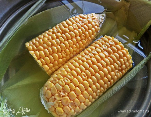 Для подачи отварить кукурузу или воспользоваться консервированной.