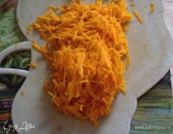 Тыкву натереть на терке.
