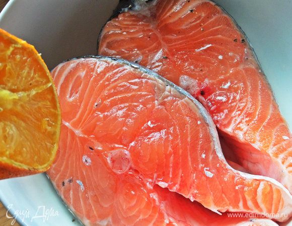 Для маринада полить лимонным или апельсиновым соком.