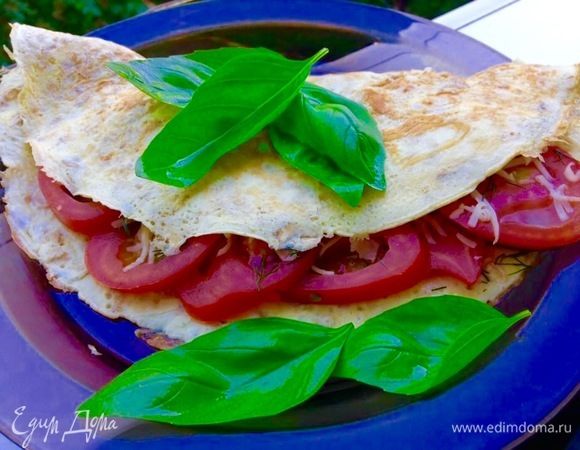 С начинками тут ваша фантазия. На этом фото, к примеру, помидоры со свежим базиликом и сыром.