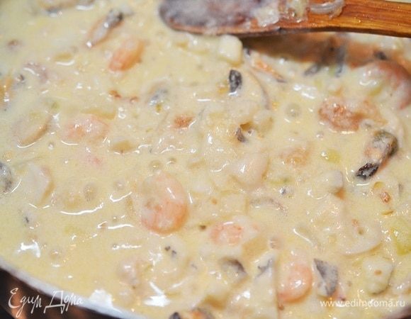 Тушите минут 10 до загустения.