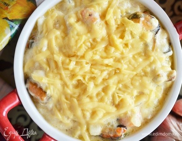 Запекайте в разогретой до 180°С духовке около 15 минут.