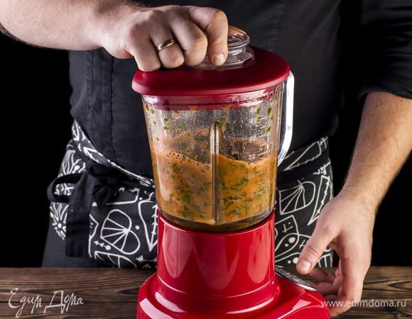 Измельчите все до однородной массы.