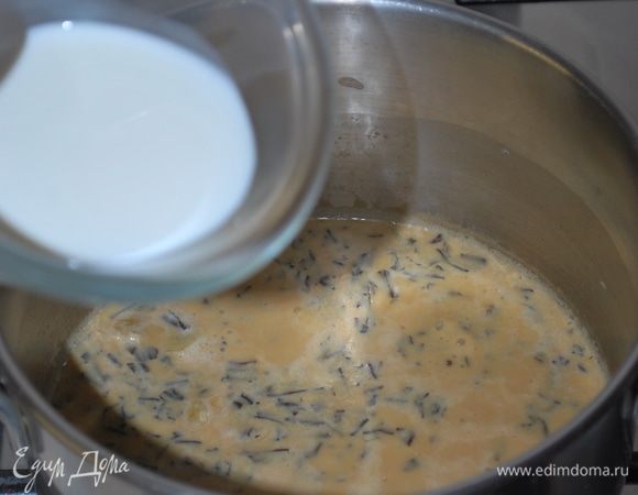 Добавляем оставшиеся сливки.