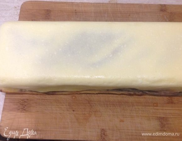 Вынуть из духовки, дать остыть в форме. Вынуть из формы и поставить в холодильник на ночь.